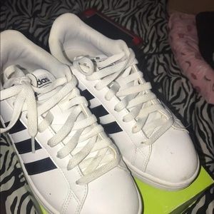 Adidas Sneakers
